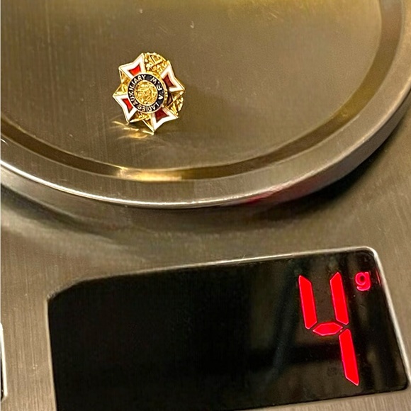 Vintage VFW Ladies Auxiliary 10K Gold Yellow Enamel lapel pin - Picture 9 of 9